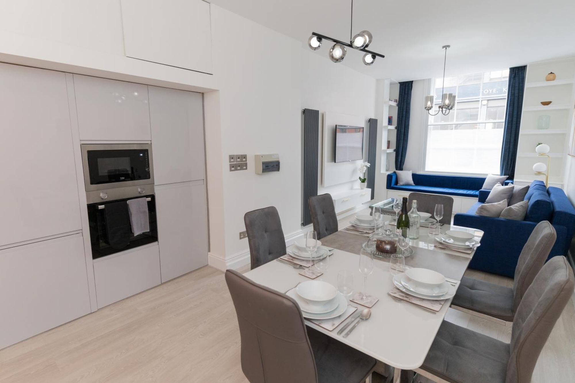Luxurious 2 Bed Birmingham House Free Parking - Sleeps 6アパートメント エクステリア 写真