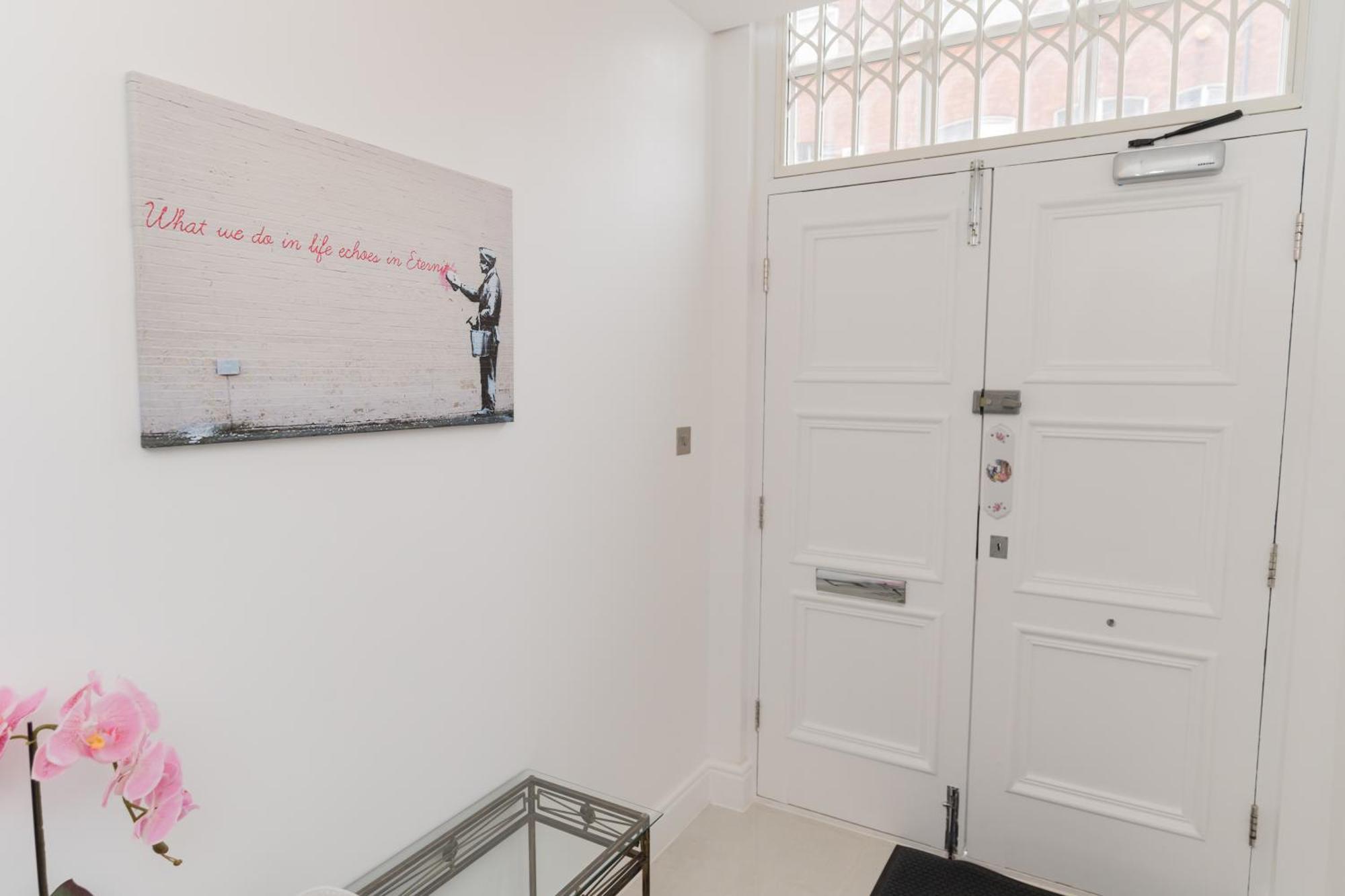 Luxurious 2 Bed Birmingham House Free Parking - Sleeps 6アパートメント エクステリア 写真